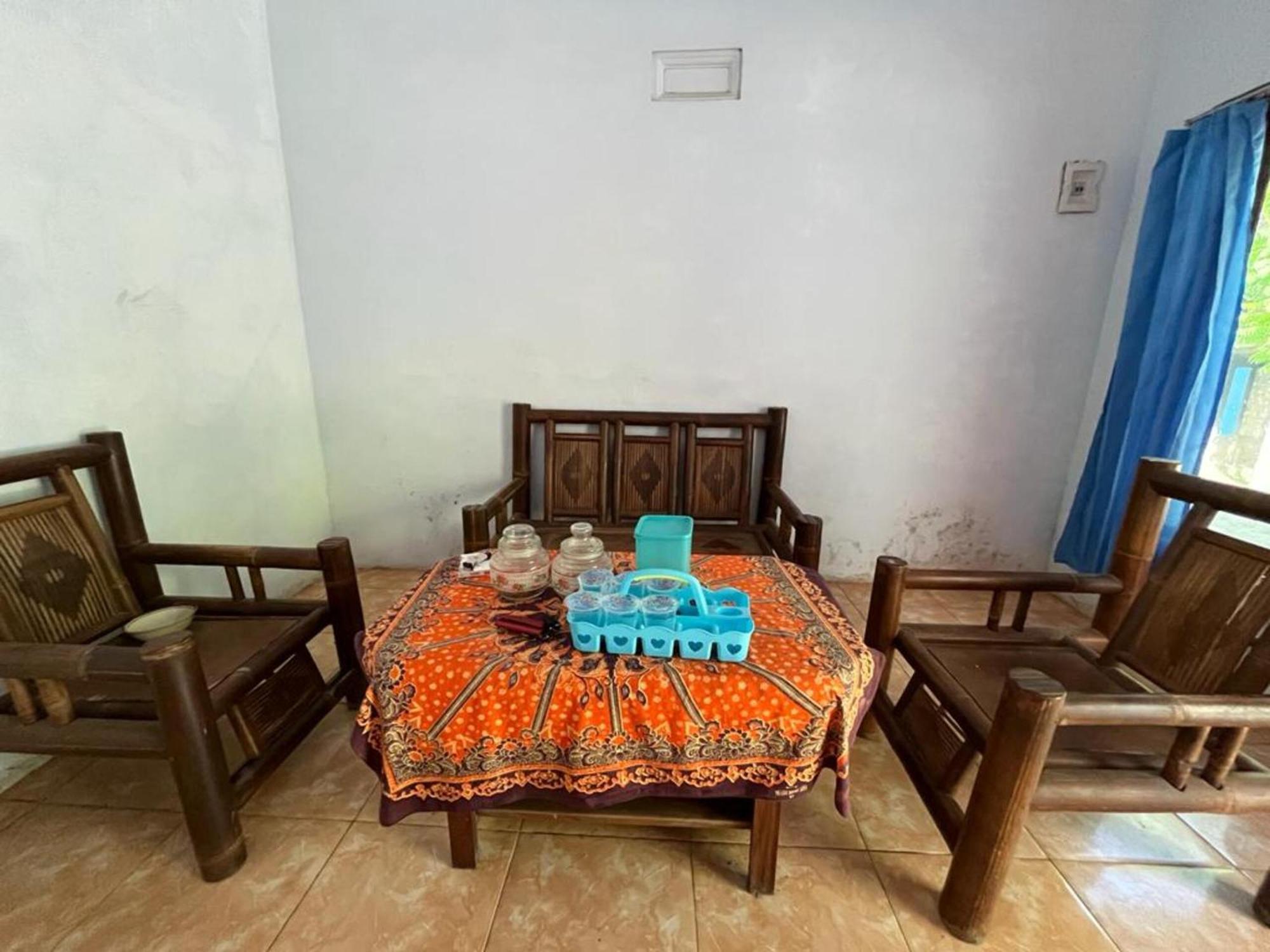 Oyo 93629 Cemara Syariah Hotel 2*